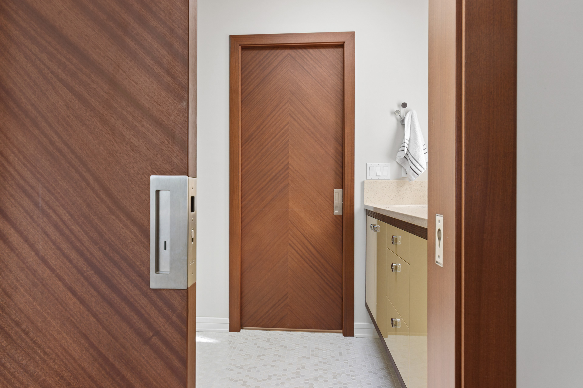 How to paint an interior door?