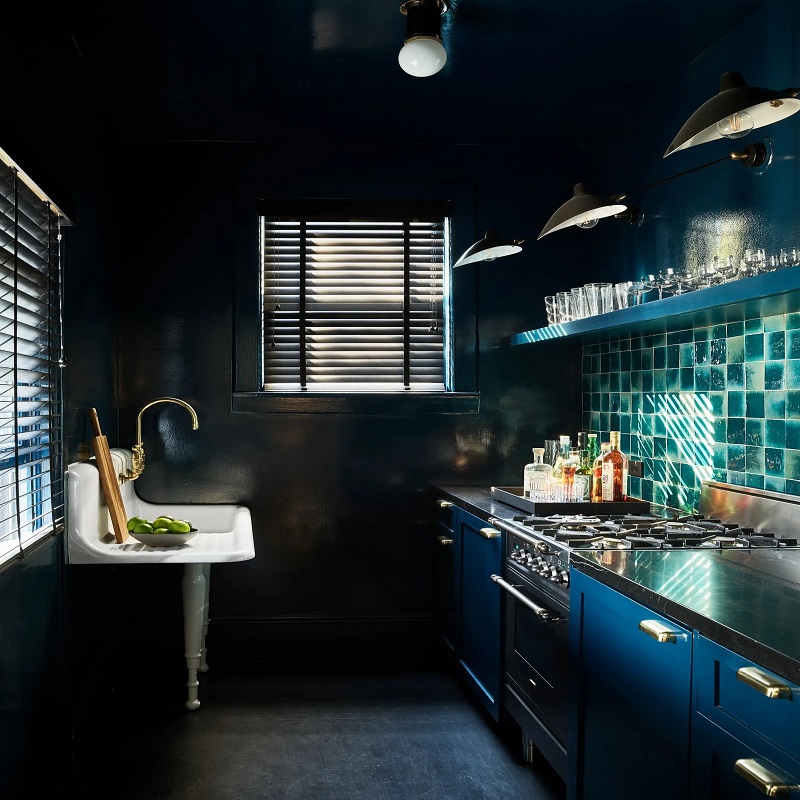 paint interior walls